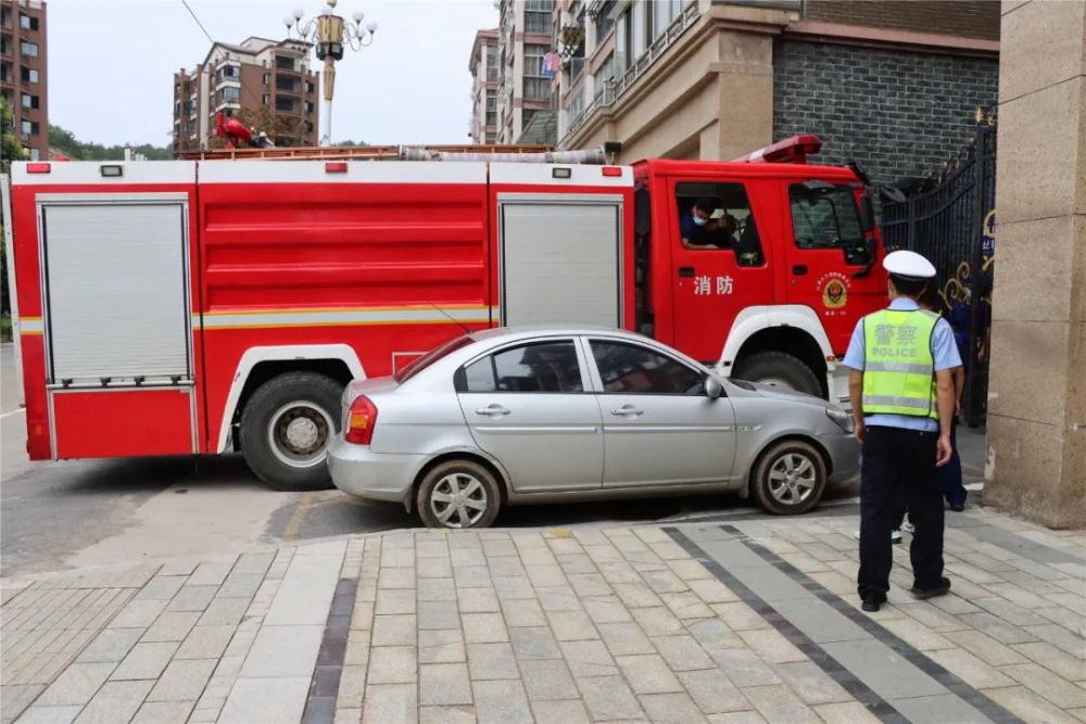 九江开出第一张占用消防通道停车罚单