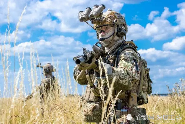 在塔利班冲进坎大哈的时候,在坎大哈的英国特种空勤团的20名特种兵