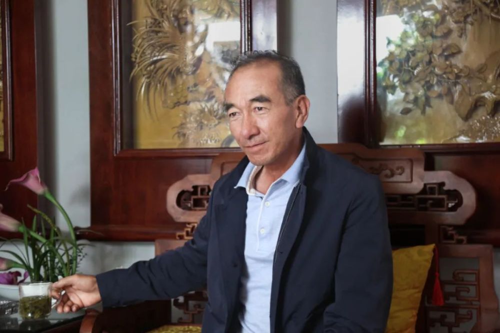 丽江这个大爹种重楼20年散出去上亿要让村民都喝上茅台