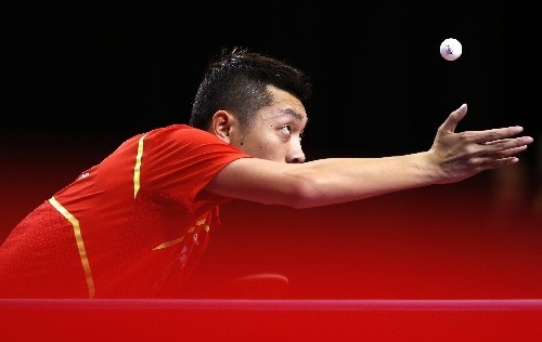 地表最强男人的双打,许昕侧削回击空中画c字,众人被秀的头皮发麻