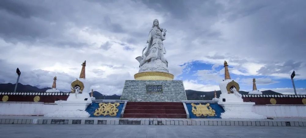 遇见娜姆乡村振兴奉献青春力量助力玉树州十全福地治多县