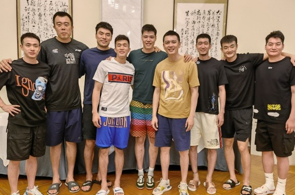 官宣！新疆男篮完成7笔签约，中国篮协表态周琦 辽篮双星分道扬镳