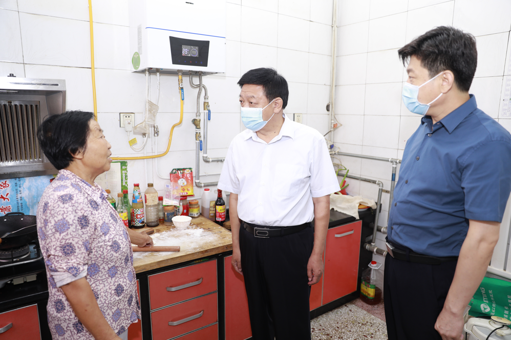 市人大常委会副主任王吉敏在盐湖区调研冬季清洁取暖工作