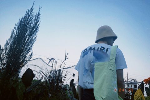 挡不住的帅气!白敬亭胶片背影写真氛围感十足