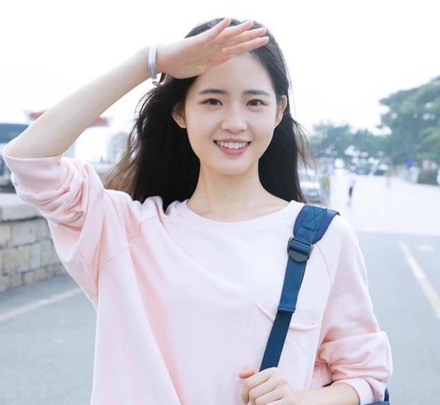 女生"上大学前"和"上大学后",对比照笑喷众人,这是同一人?