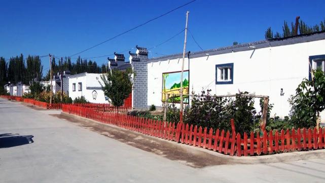 加大安居房建设力度让群众住有所居