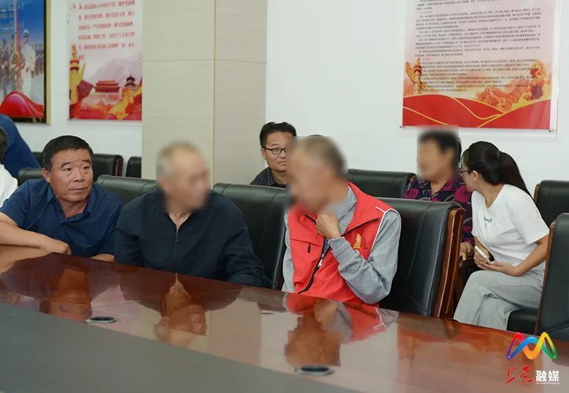 "赵某某失踪后,他父母可是急坏了,先是把附近的村都跑遍了找儿子,再