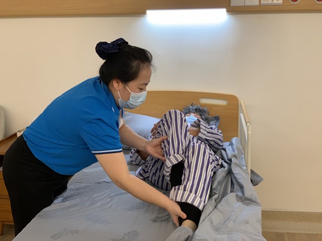 广州市养老护理员技能大赛现场直击按国赛标准冲技师水平