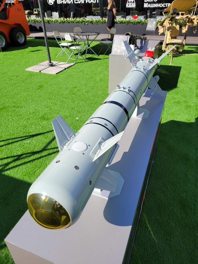 俄军武直的新"獠牙":产品305导弹首次公开,终于实现射后不管_腾讯新闻