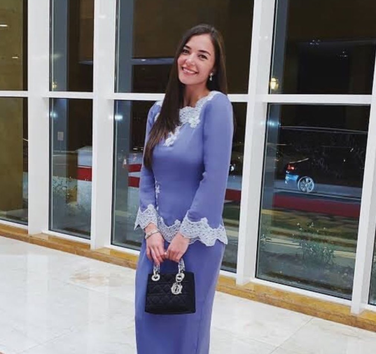 文莱最帅王子马丁迎来30岁,黄金单身汉已封盘,豪门女友颜值爆表