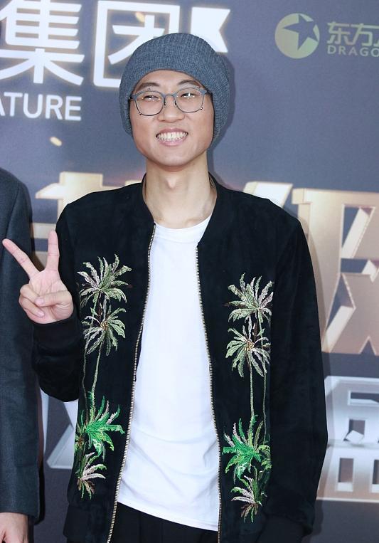 脱口秀演员池子讽刺笑果文化中信银行深夜致歉行长已经撤职