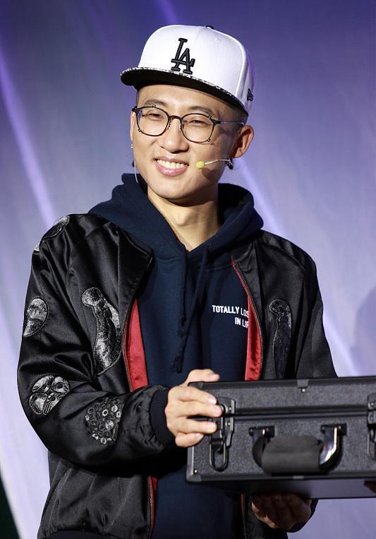 之后池子表示已向银监会等相关监管机关投诉,并对该事件做了报案处理.