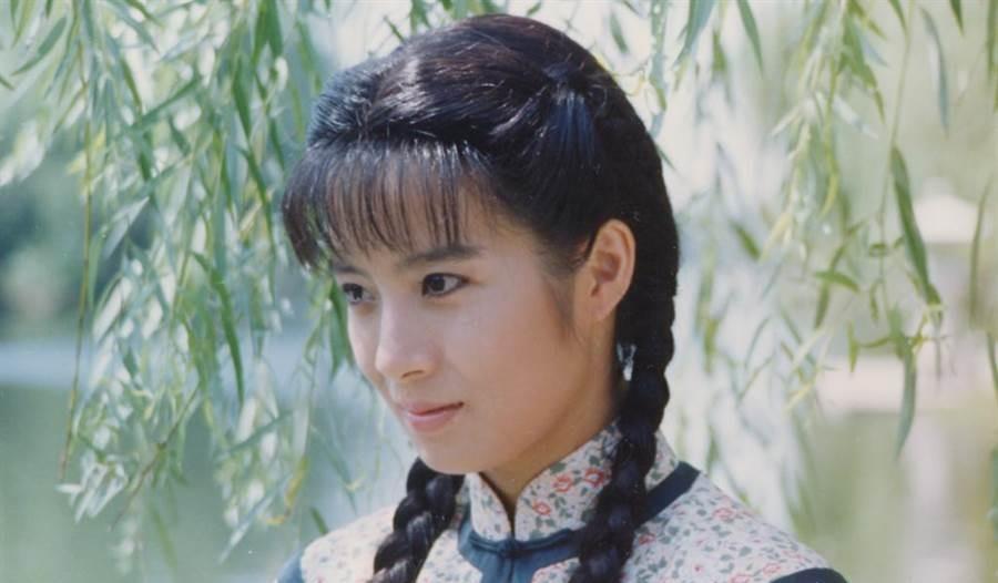 还记得《青青河边草》吗?岳翎:一个倔强女孩的前世今生