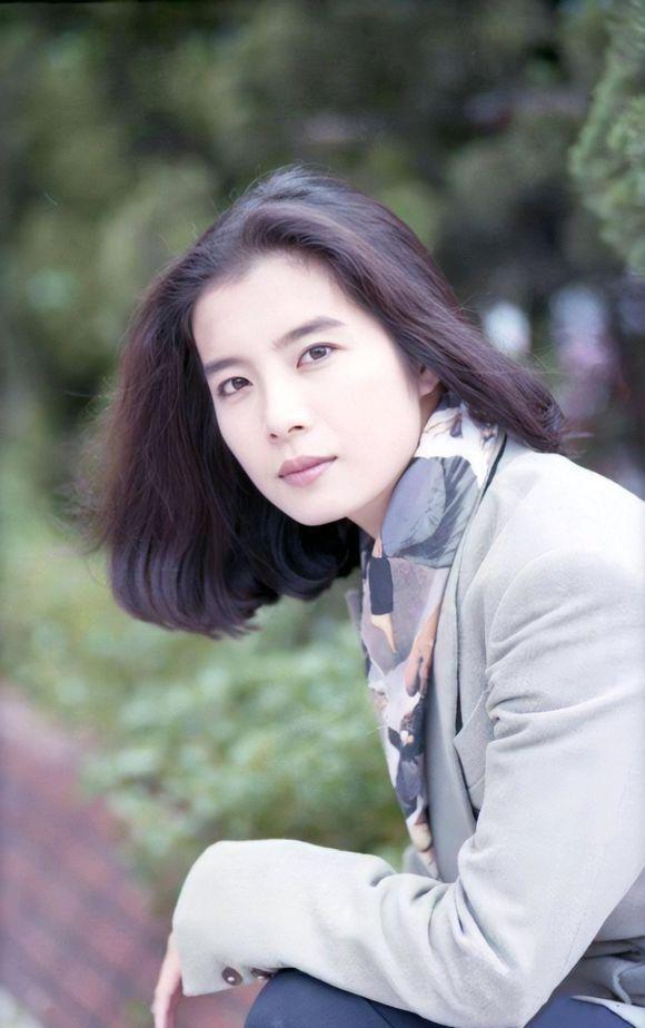 还记得《青青河边草》吗?岳翎:一个倔强女孩的前世今生