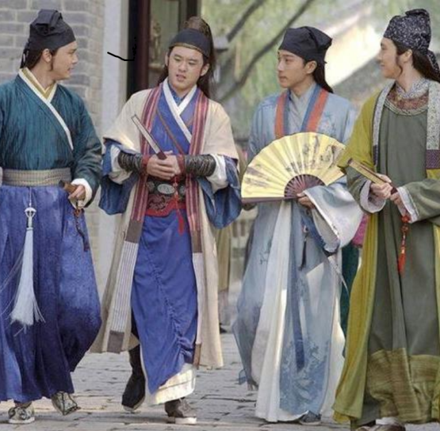 南宋穷秀才发现一处宝地,"自尽"后安葬于此,后代富贵了800年