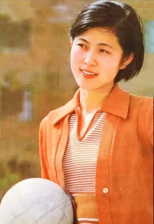 年轻时的倪萍太美啦_腾讯新闻