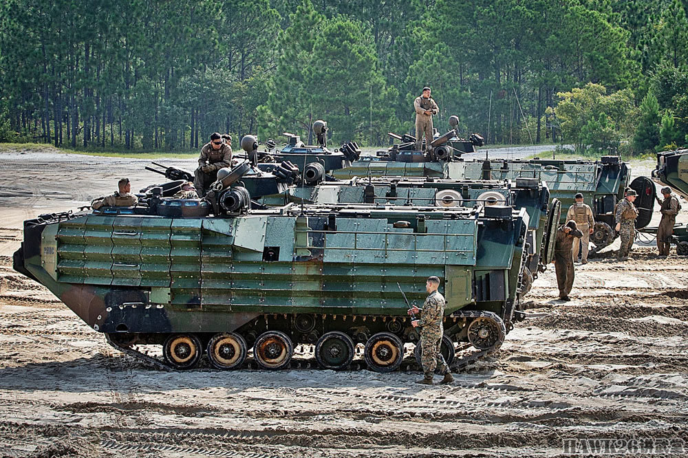 美国海军陆战队火箭扫雷装置安装700千克c4炸药价值20万美元