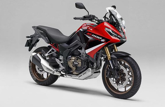 因为本田期下属性最接近,使用v4 引擎的车款vfr800x 在面对欧盟5 期