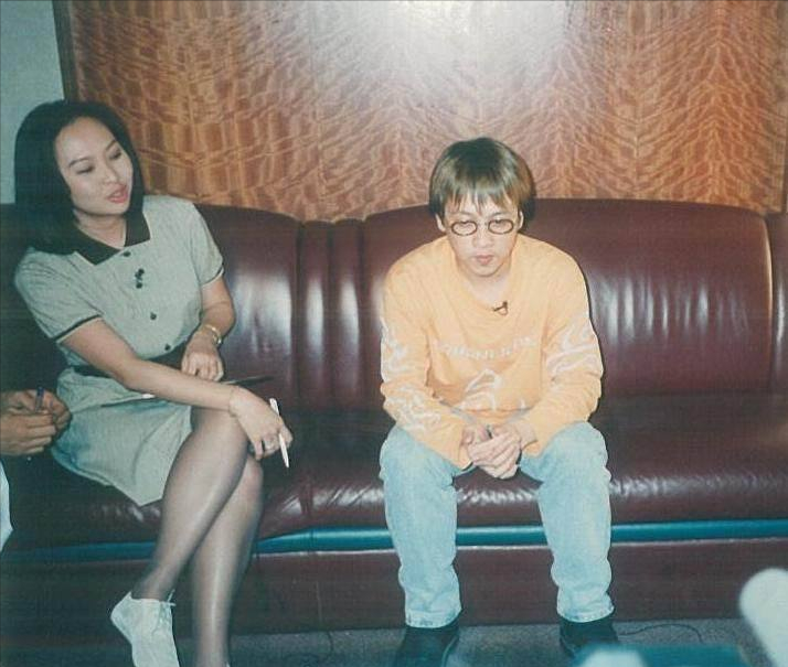 张雨生对待感情十分低调,直到去世,人们才知道他的女友是助理黄惠玲.