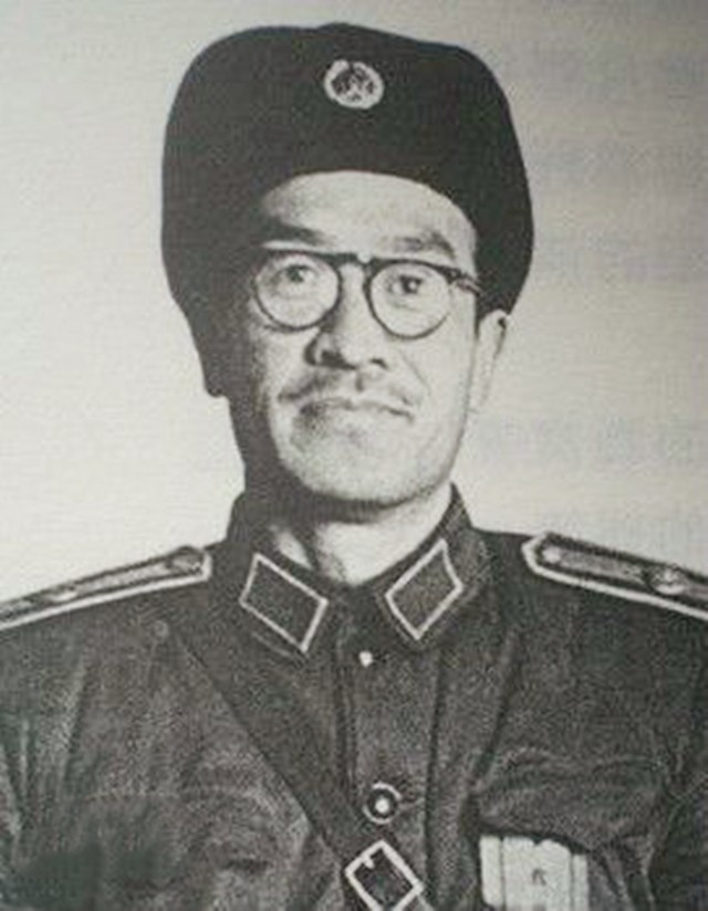 1941年,王洛宾回到兰州的家,妻子问他:今晚,你住哪儿?_腾讯新闻