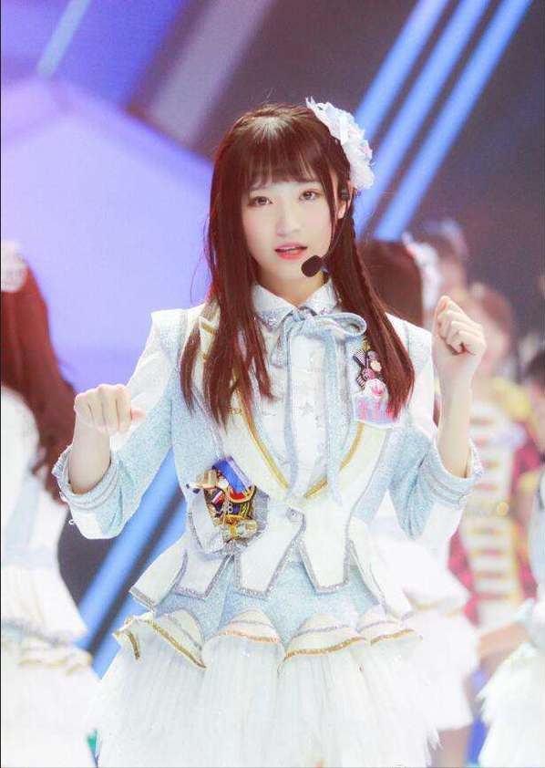 2018年,snh48五期生张菡筱曾吞药自杀.