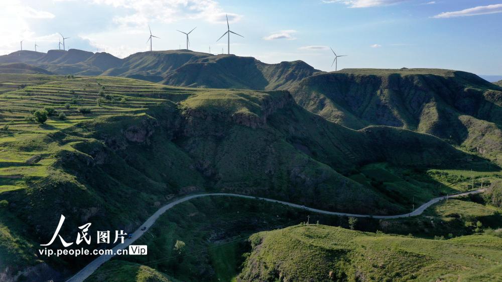 河北宣化劈山打通振兴路