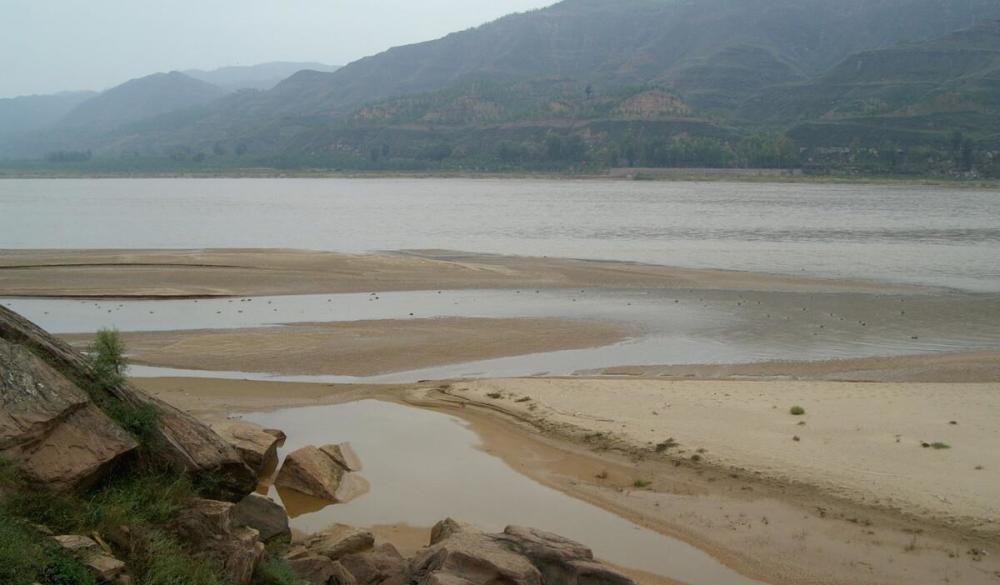 黄河已成"悬河",汛期十分危险,为什么国家不清理河底泥沙呢?