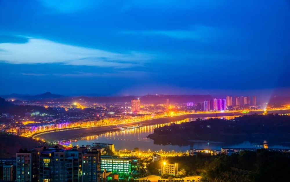 广安区委书记文阁广安区以红带绿发展全域旅游