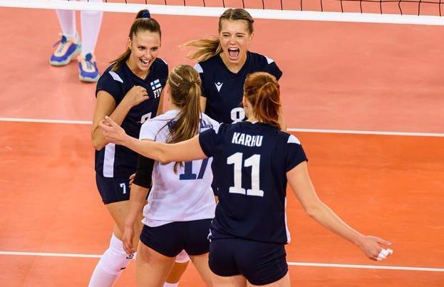 在一场无关紧要的比赛中,芬兰女排3-1力克罗马尼亚女排,四局比分18-25