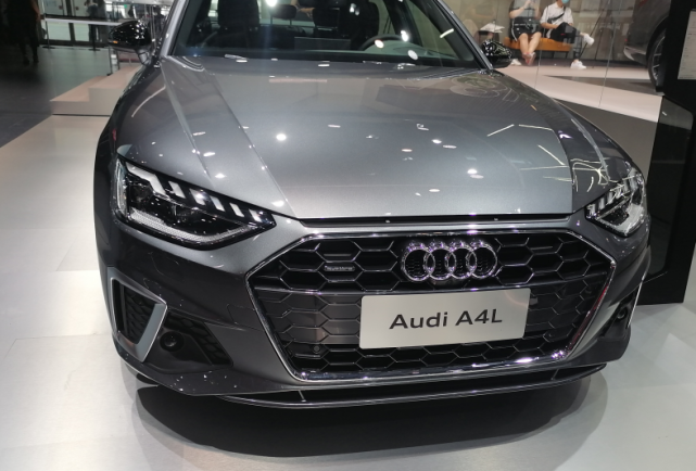 要有怎样的经济条件才能养得起一款奥迪a4l45tfsi四驱车型