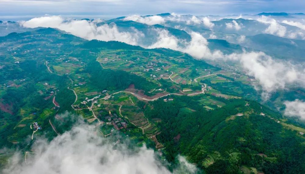 金堂,在乎山水之间也!