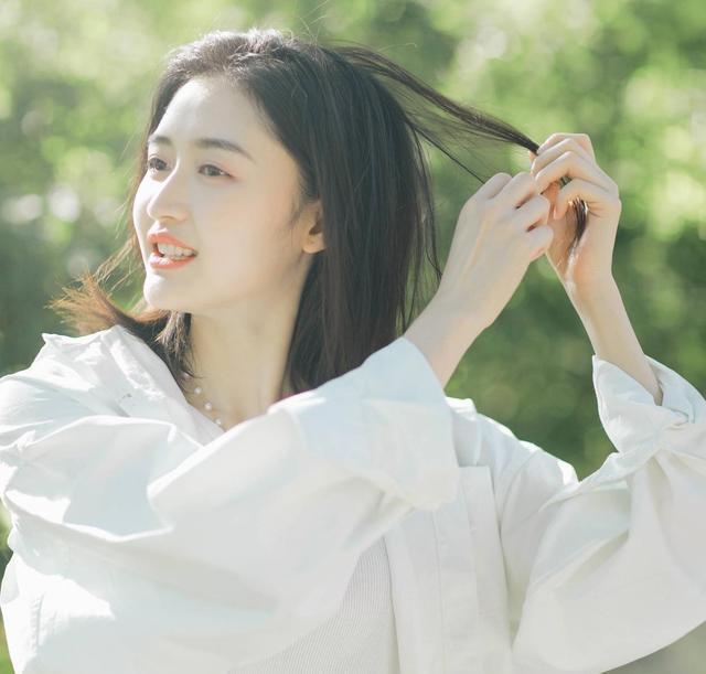 凭借13年的舞蹈功底,走上《舞蹈生》的舞台,观众将看到一个有别于余帘