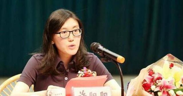 福建首富中年丧子,花费10亿纪念,女儿撑起家业,成为福建女首富