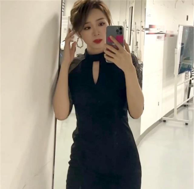 余霜网纱裙造型太美,难怪g2无缘世界赛,管哥哪会让rekkles来?