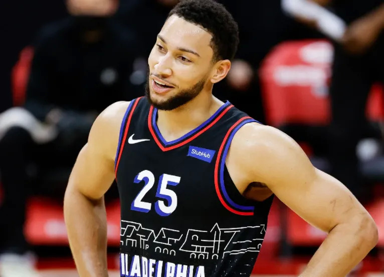 詹姆斯 NBA日报：湖人晒詹科壁纸，杜德利离队詹姆斯很生气，得分区域图天王霸屏