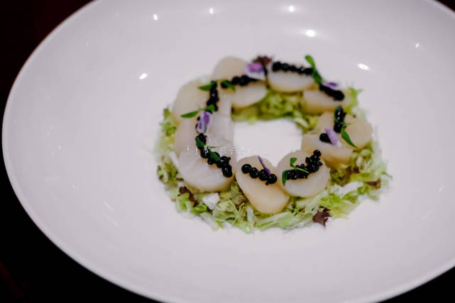 这家餐厅服务员全是"空姐",高端定制,美食美景