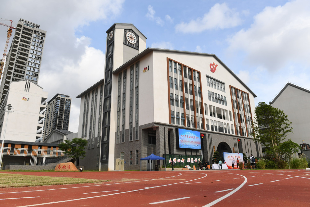 灯湖中学,怡海小学启用!一天投用四校,美育桂城再提速!