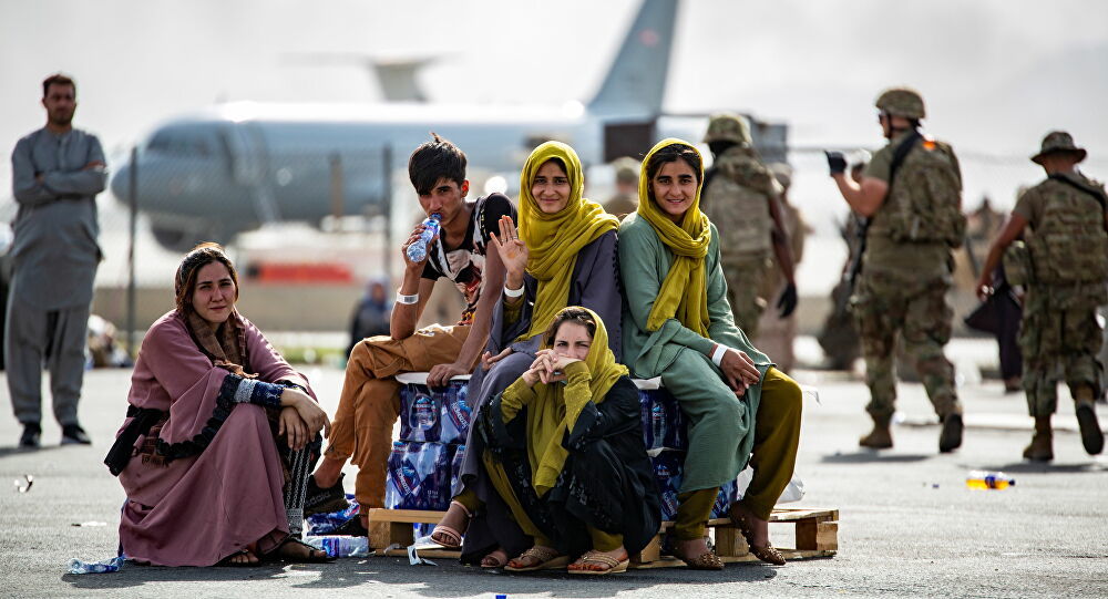 英国撤离行动令人迷惑!数千名阿富汗人或被弃,防长为200只猫狗开绿灯