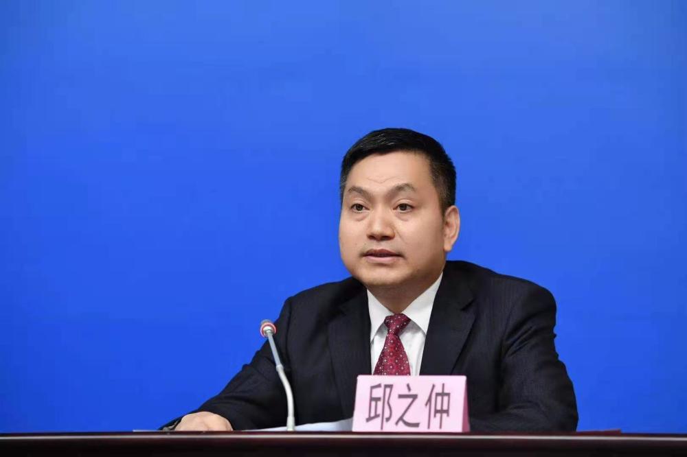 邱之仲表示,推进广州空港型国家级物流枢纽建设,是服务构建新发展格局