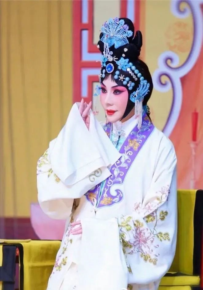 "张派"经典丨赵秀君领衔主演,有勇有谋美少妇巧变渔女搭救夫_腾讯新闻