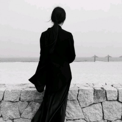 伤心难过流泪的句子戳心入骨看哭有故事的人