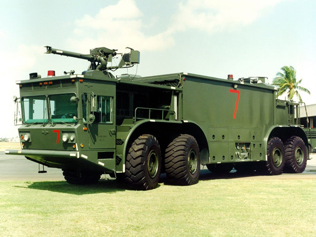 豪士科p15军用机场消防车