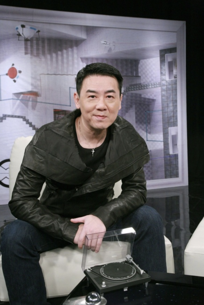 王书麒受访称赞儿子乖巧,与许秋怡四处登台无顾虑,夫妻身家过亿