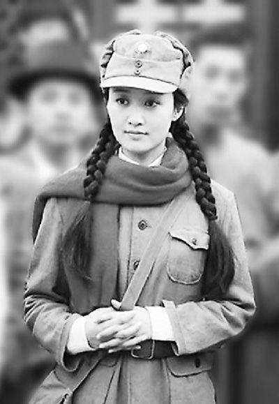 他本是抗日功臣可授衔中将只因贪图富贵成为汉奸解放后被枪决