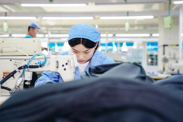 00后流水线女工:听书是我连接外面世界的唯一窗口