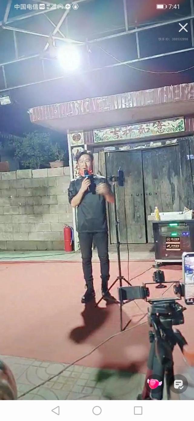 报的报道,我在早上的那一篇评析之后,再谈一点看法:一, 关于签约部分