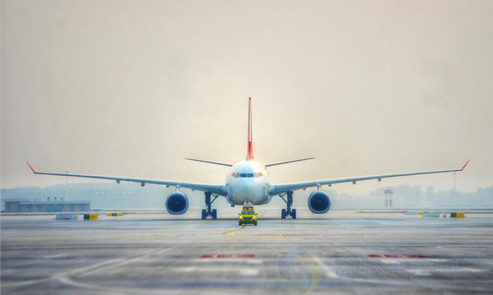 随着2021年8月21日上午11点18分校验飞机的平稳着陆,标志着广东省又添