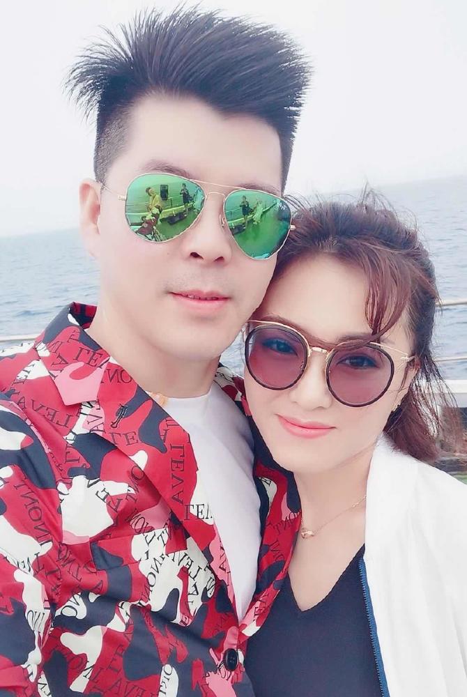 她被称赵家班摇钱树曾为丈夫逼宫赵本山儿子神似王俊凯生活幸福