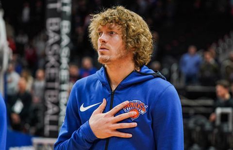 前nba后卫罗恩-贝克因伤正式宣布退役