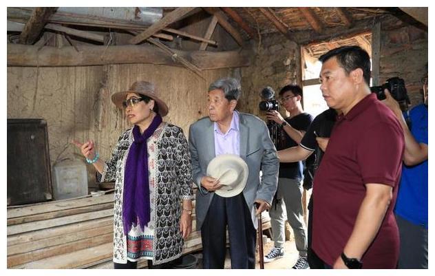 大将肖劲光的后代现状如何8个子女个个优秀其中3个是将军